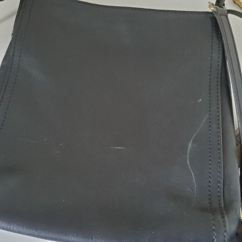 Fossil Black Leather Crossbody Bag Messenger Purse with Key Charm ZB5403